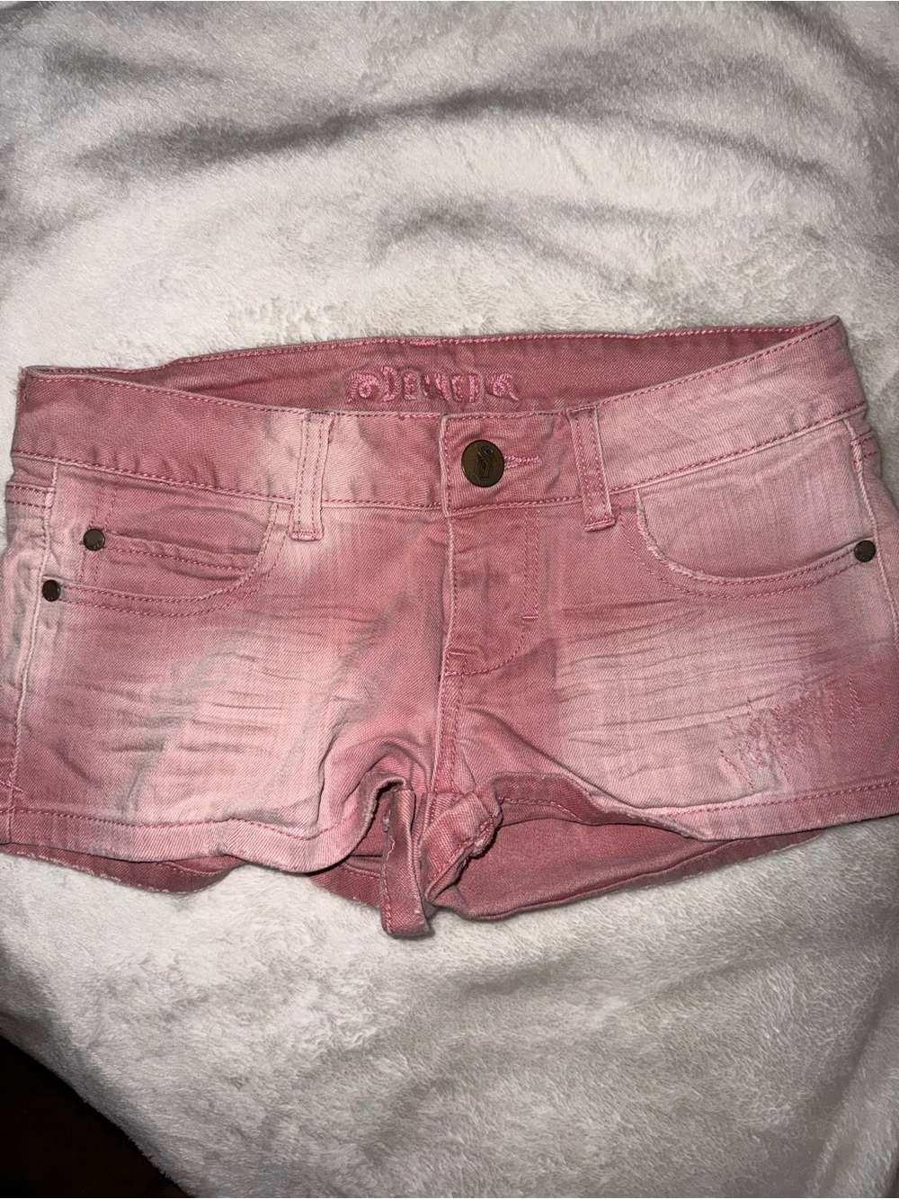 🏷️ADORABLE~Pink Distressed Shorts